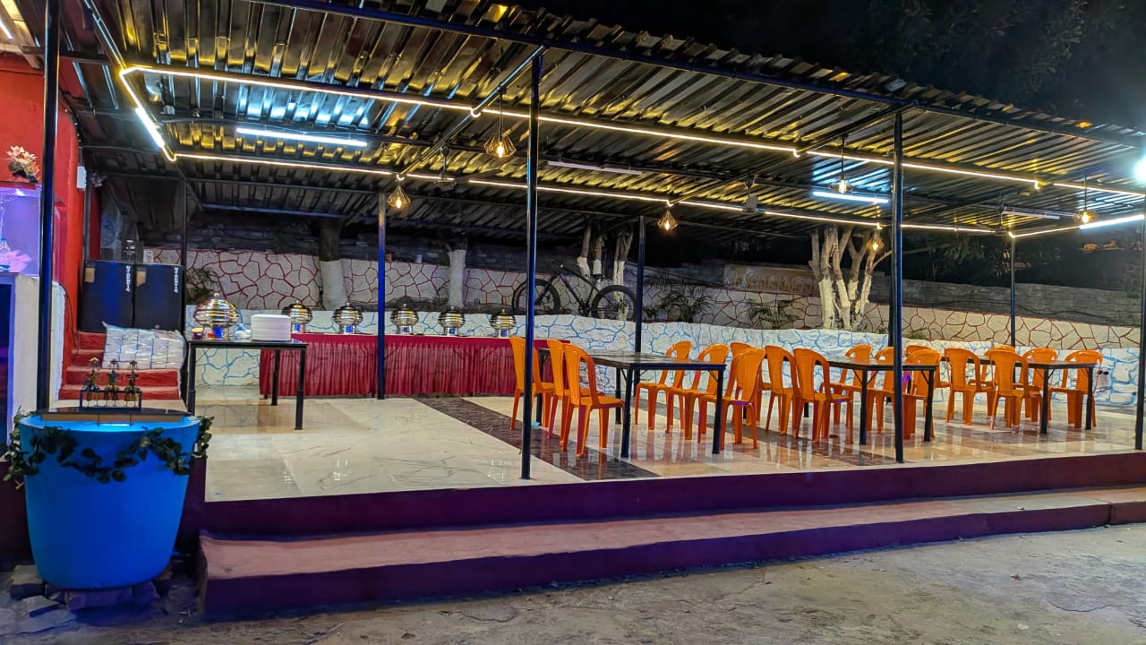 Covered Buffet Dining Experience
